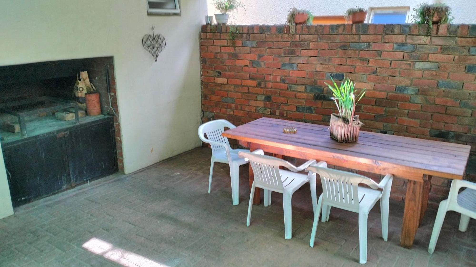 Anri Guesthouse Bloemfontein Esterno foto
