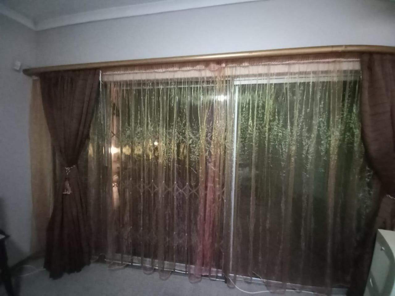 Anri Guesthouse Bloemfontein Esterno foto