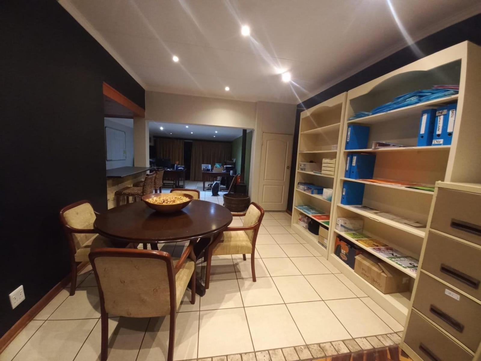 Anri Guesthouse Bloemfontein Esterno foto