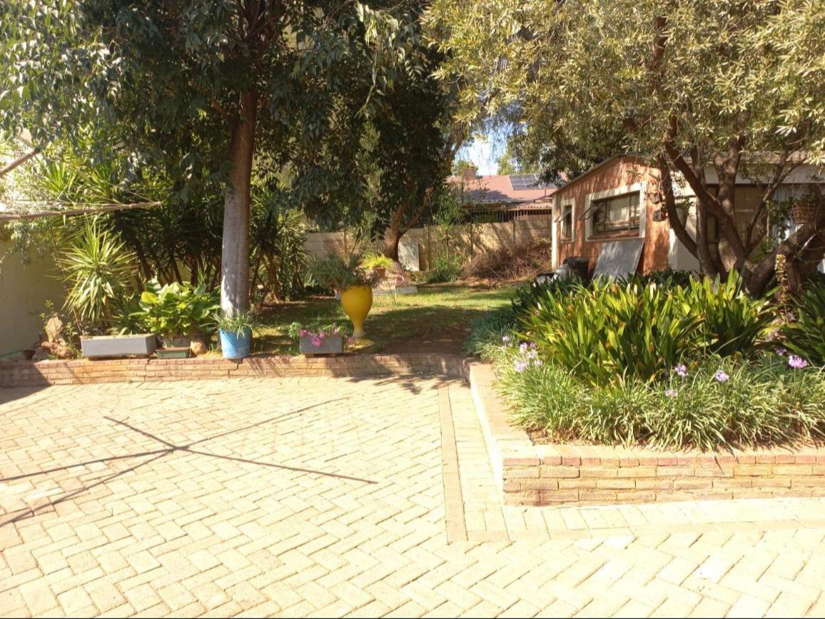 Anri Guesthouse Bloemfontein Esterno foto